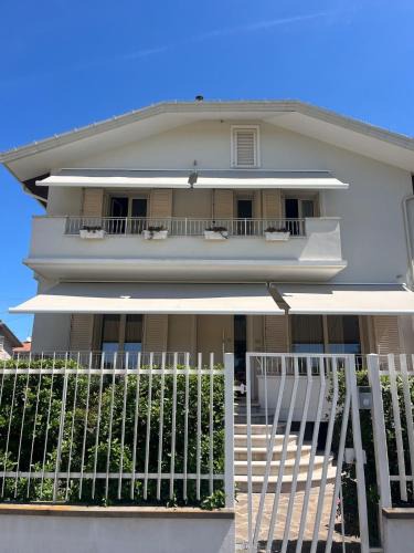 Riccione Apartment | Spazioso Appartamento a 5 minuti dal Mare