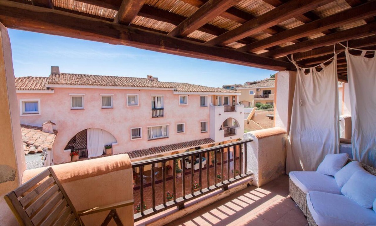 Porto Cervo Apartment | Splendid 93 sqm apartment on two levels, ideal for 6 people, located on the ground floor of a building WITHOUT a lift (stairs to access it). The accommodation is located in an exclusive area in Porto Cervo, a few steps from the center and the characteris