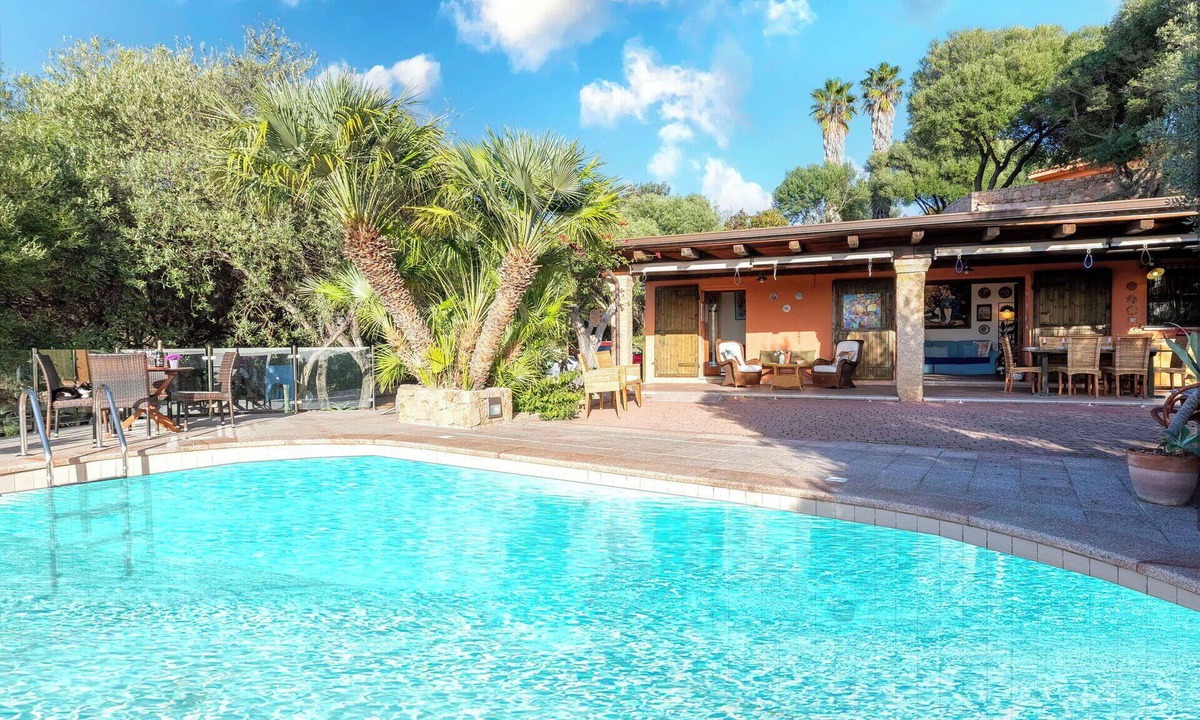 Badesi Villa | Stunning private villa for 6 people with private pool, WIFI, A/C, TV, patio and pets allowed