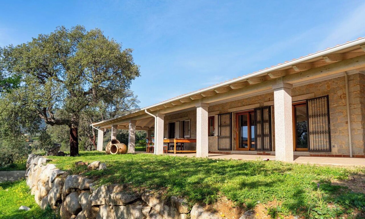 Ilbono Villa | Stunning private villa for 9 people with WIFI, hot tub, A/C, TV, patio and panoramic view