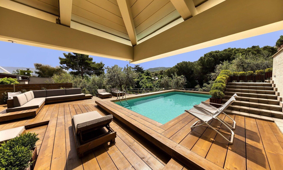 Priora Villa | Stunning private villa with private pool, hot tub, sauna, WIFI, A/C, TV, patio, close to Sorrento