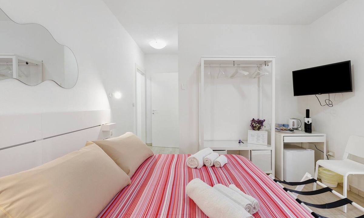 Torre Grande House | Turri Manna Domo 2 with Private Semi-Covered Terrace, Wi-Fi and Air Conditioning