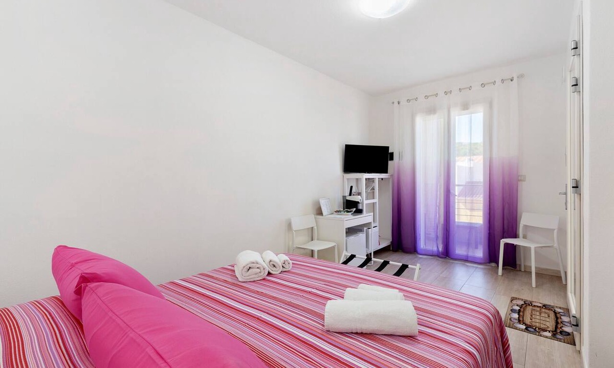 Torre Grande House | Turri Manna Domo 3 – Room with Balcony, Wi-Fi and Air Conditioning