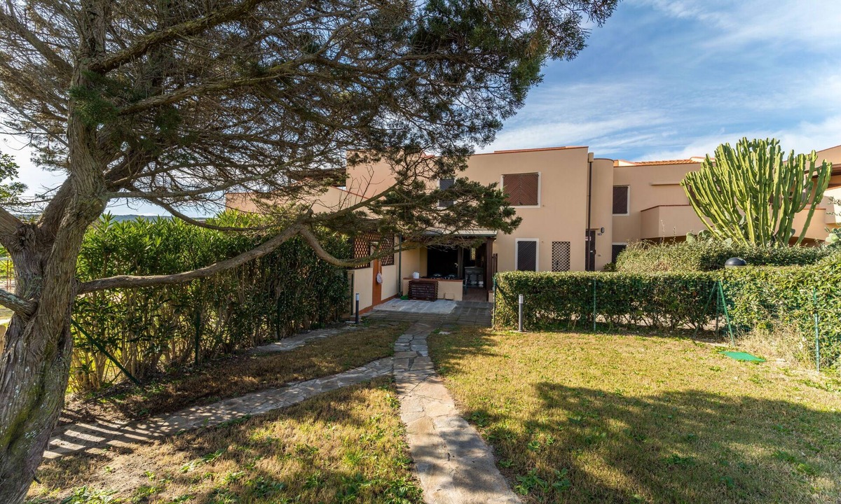 La Pelosa House | Villa 100 m from La Pelosa Beach with Garden and Terrace
