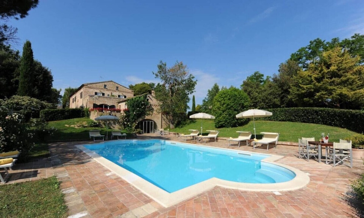 Montemaggiore al Metauro Villa | Villa Baci - Large private property with two pools