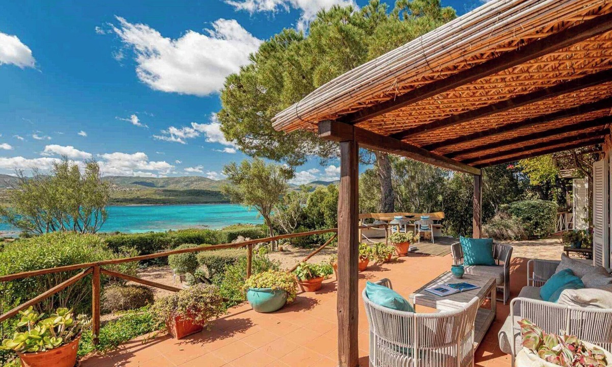Porto Istana House | Villa by Porto Istana's crystal-clear waters