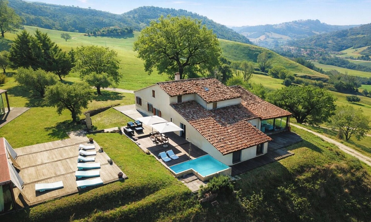 Vallefoglia Villa | Villa Canarecchia by MMega