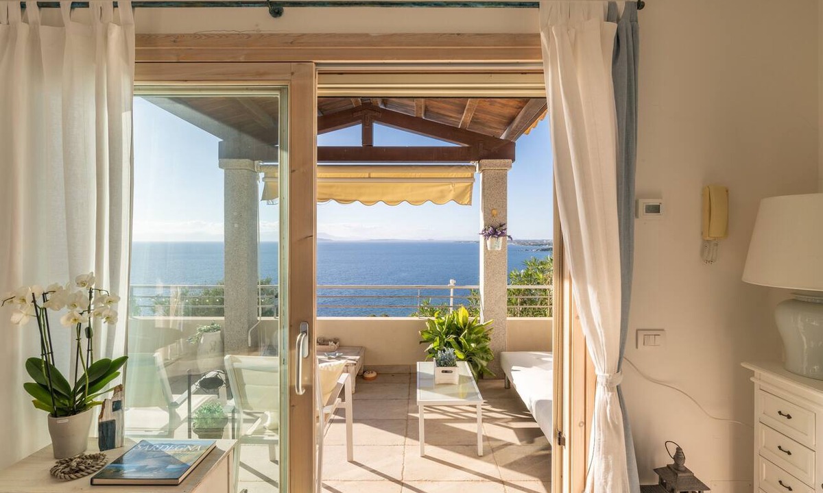 Terra Mala House | Villa Daisy Holiday Home with Sea View, Wi-Fi, and Air Conditioning