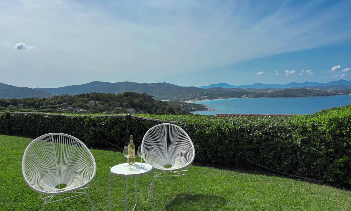 Tiriddo House | Villa dei Pesci: Commanding View and Infinity Pool