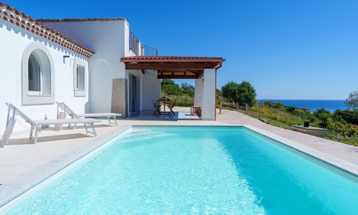 Luddui Villa | Villa Del Cardo with Private Pool, Sea Views, Wi-Fi, and Air Conditioning