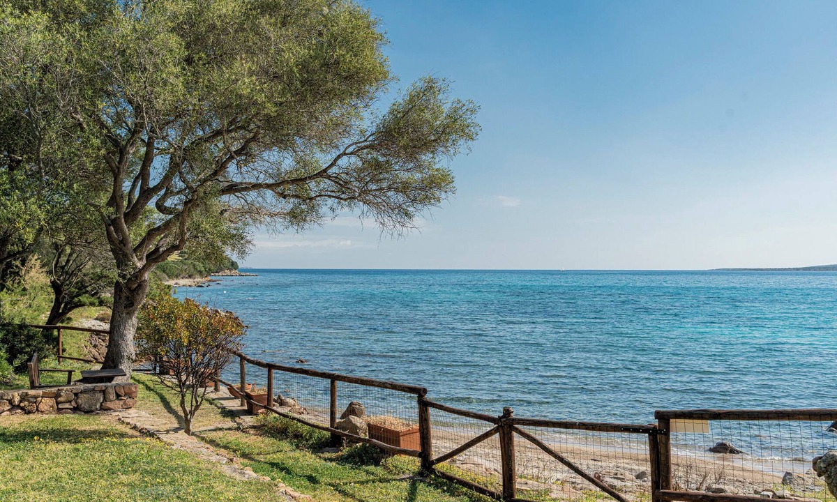 Golfo di Marinella Villa | [Villa Direct Access to the Beach] Beachfront