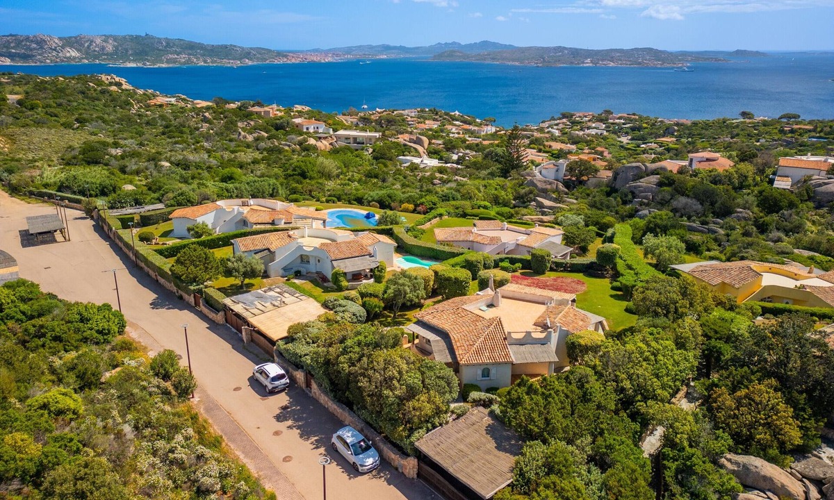 Punta Sardegna Villa | Villa Eleonora with Sea View, Wi-Fi and Air Conditioning