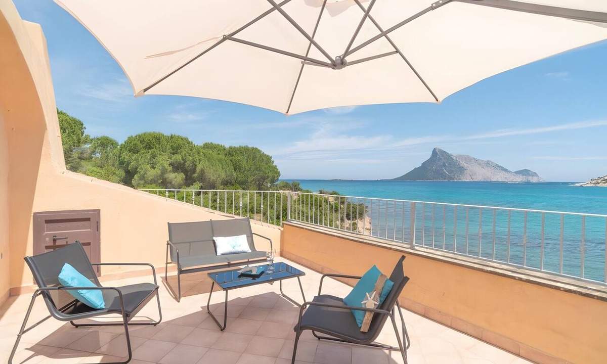 Tiriddo Villa | Villa 'Incanto Cala Girgolu' with Sea View, Wi-Fi and Air Conditioning