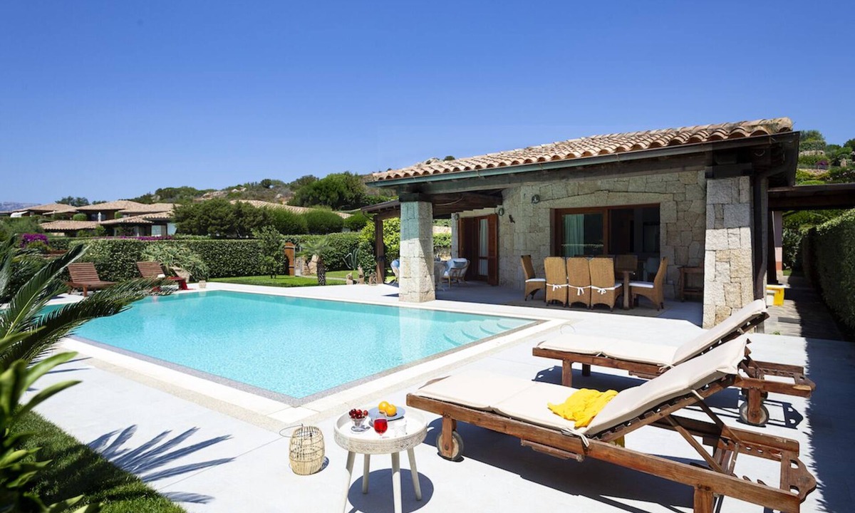 San Teodoro Villa | VILLA MIMOSA - PRIVATE POOL IN FRONT OF THE SANDY BEACH