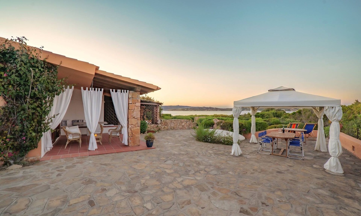 Palau Villa | Villa Rosita - Three Bedroom Villa, Sleeps 6