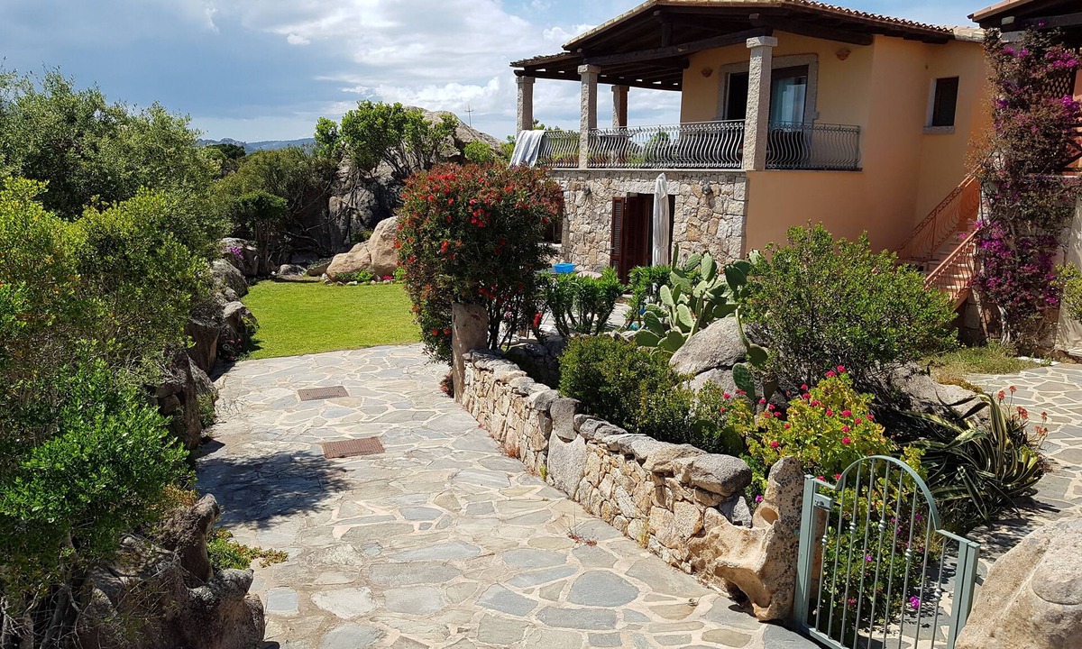 San Teodoro Villa | Villa with garden among granite and Mediterranean scrub. Splendid sea view