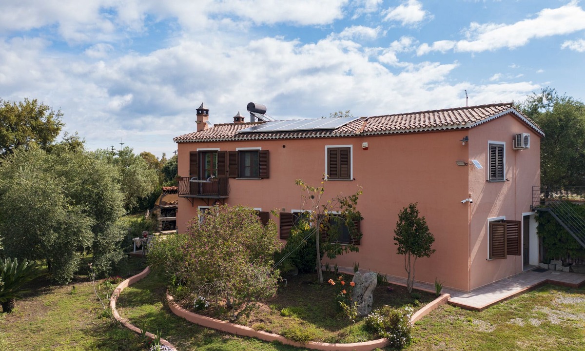 Arbatax Villa | villa with large garden, gazebo and barbecue