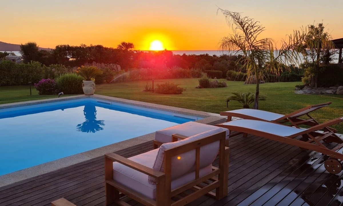 Puntaldia Villa | Villa with splendid sea view and swimming pool a stone's throw from the Golf
