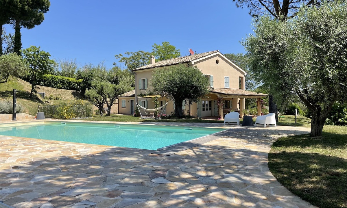 Potenza Picena Villa | Villa with swimming pool sea view