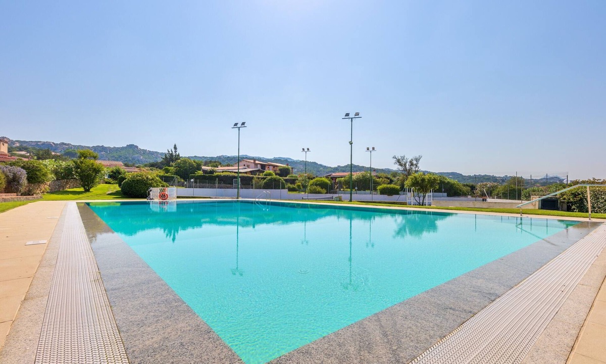 Baja Sardinia Villa | Villetta Amelie a Baja Sardinia with A/C, Garden, Terraces & Shared Pool