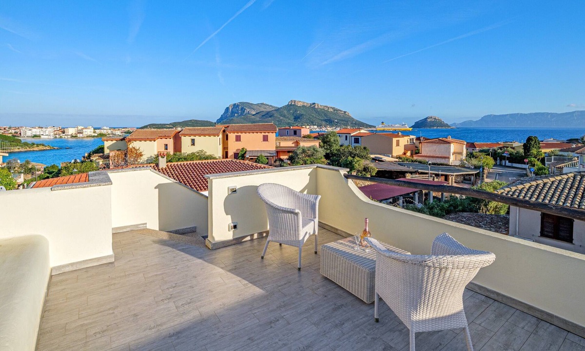 Baia Caddinas House | Villetta 'Sky View' with Sea View, Wi-Fi, and Air Conditioning