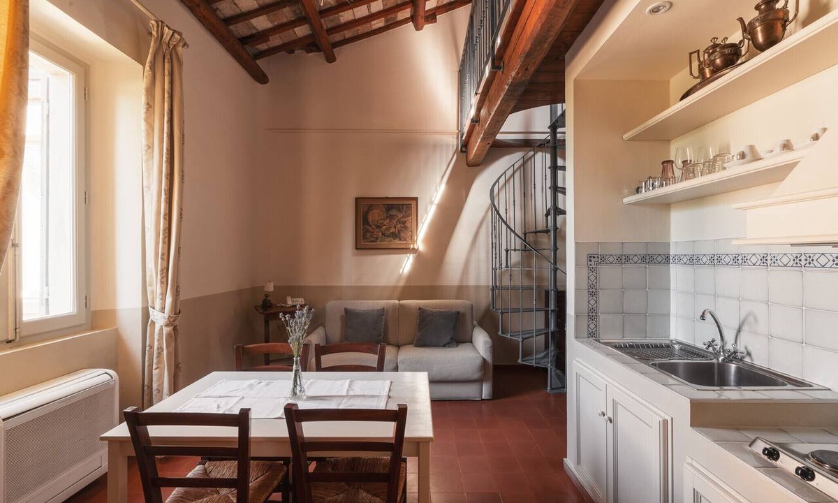 Santa Veneranda Apartment | With loft, in a historic farmhouse in the hills with pool