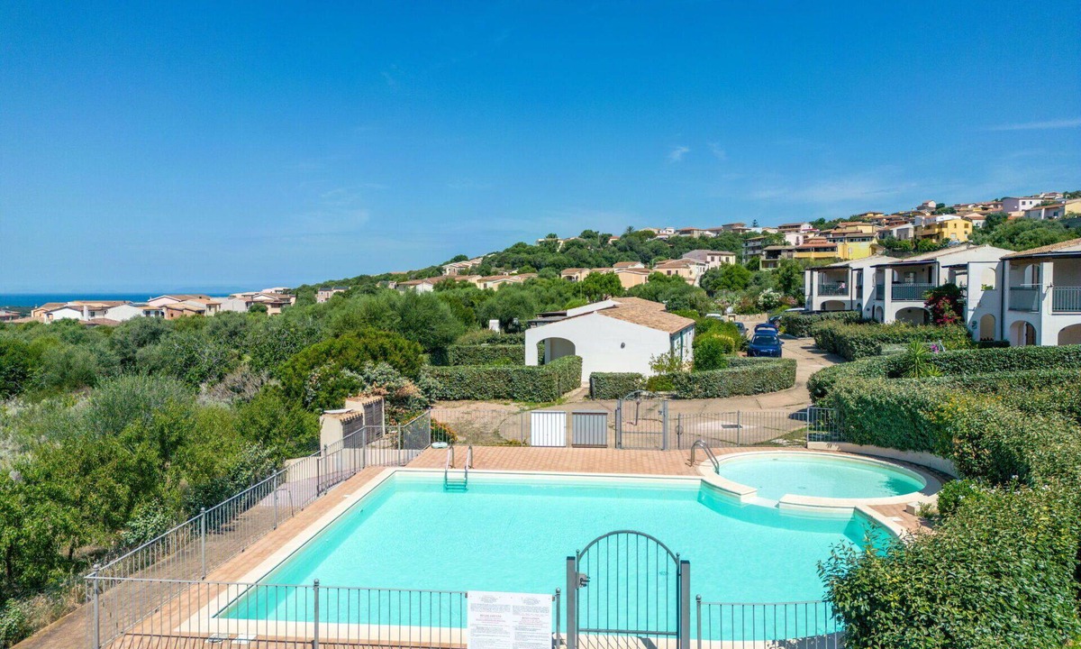Badesi House | Wonderful private villa for 4 people with A/C, pool, TV, terrace and pets allowed