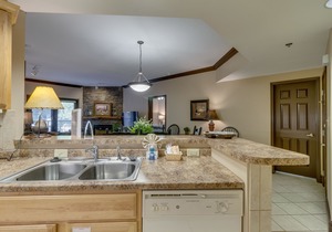 Downtown condo with free attraction tickets, pool/hot tub, & fitness room in Gatlinburg