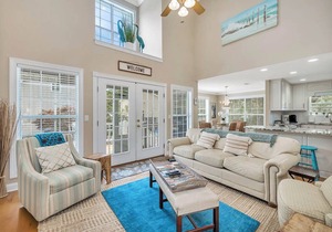 Gorgeous, family-perfect 3BR.3BA home with pool in the heart of St Simons Island in St. Simons Island
