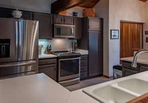 Sunburst Condo 2713 - Newly Updated w/Room for 8 & Hot Tub Onsite in Sun Valley