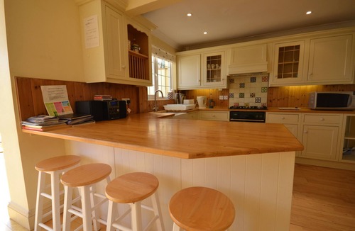 Bembridge Cottage | 4 Brooks Close - a house that sleeps 6 guests in 3 bedrooms
