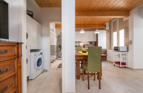 Cagliari Apartment | "A Casa Di Gianna" Apartment with Wi-Fi and Air Conditioning