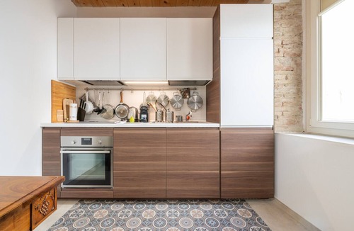 Cagliari Apartment | "A Casa Di Gianna" Apartment with Wi-Fi and Air Conditioning
