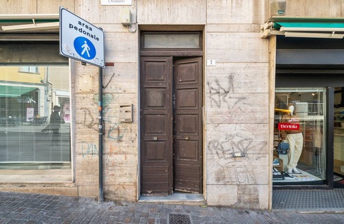 Cagliari Apartment | "A Casa Di Gianna" Apartment with Wi-Fi and Air Conditioning