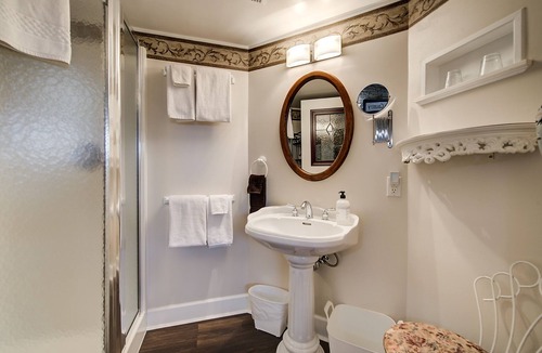 Central Okanagan Bed & Breakfast | A View to Remember Bed & Breakfast