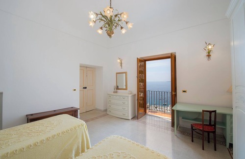 Montepertuso Apartment | A wonderful apartment with a panoramic view in the center of Positano