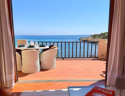 Porto Cervo Apartment | Affascinante Fronte Mare - Seafront Apartment - Wi-Fi, Beach Access & Parking