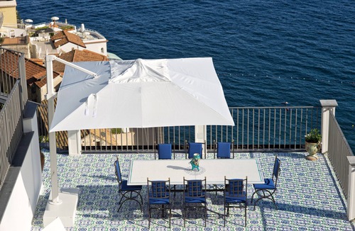 Amalfi Villa | AMORE RENTALS - Palazzo della Storia with Sea View, Jacuzzi & Breakfast