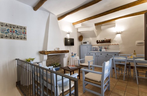 Baunei House | Ancient Stone Houses: Color'e Cielu