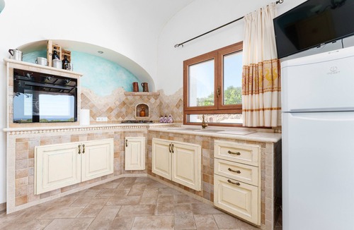Orosei Apartment | 'Angolo Di Paradiso - Rosone' Apartment with Sea View, Private Terrace and Air Conditioning