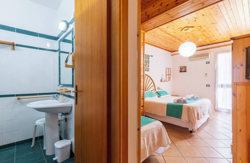 Torre di Bari Hotel | Aparthotel Domus De Janas Sul Mare
