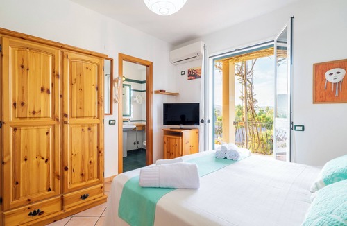 Torre di Bari Hotel | Aparthotel Domus De Janas Sul Mare