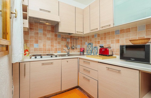 Cugnana Verde Apartment | Apartment "Asfodeli Cugnana Verde" with Sea View, Shared Pool & Wi-Fi