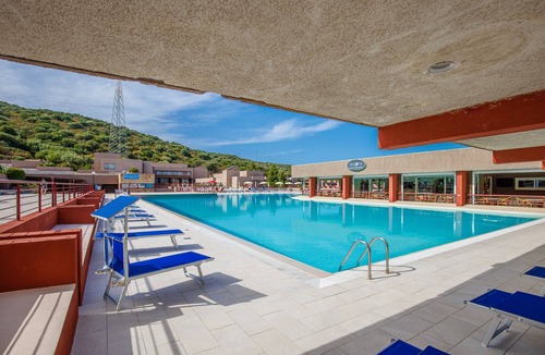 Cugnana Verde Apartment | Apartment "Asfodeli Cugnana Verde" with Sea View, Shared Pool & Wi-Fi