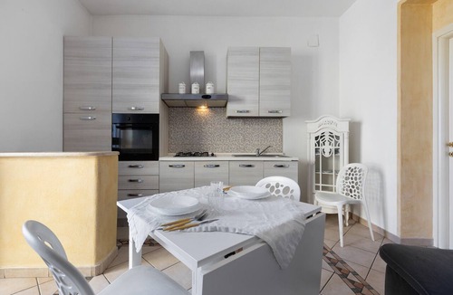 Sorso Apartment | Apartment 'Blue Sea Rooms' with Balcony, Wi-Fi and Air Conditioning