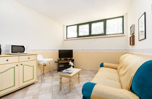 Cala Liberotto Apartment | Apartment 'Casa Degli Ulivi 2' with Private Terrace