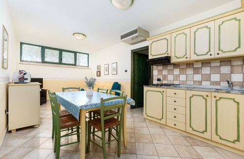 Cala Liberotto Apartment | Apartment 'Casa Degli Ulivi 2' with Private Terrace
