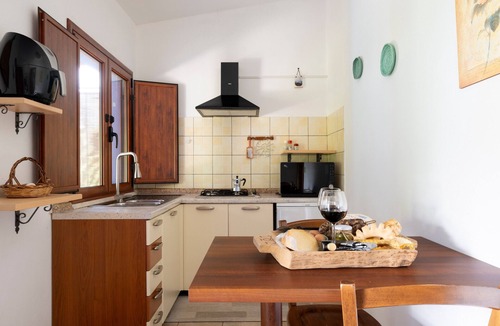 Cardedu Apartment | Apartment 'Casa Museddu Sonia 1' with Mountain View, Wi-Fi and Air Conditioning
