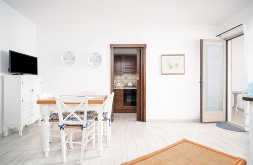Cala Gonone Apartment | Apartment 'Casa Serra' with Private Terrace, Wi-Fi and Air Conditioning