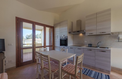Murta Maria Apartment | Apartment 'Casa Vacanze Pesca' with Private Terrace, Balcony and Air Conditioning